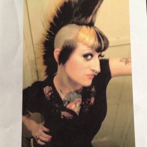 Meet your Posher, Liz - Picture 6 of 6